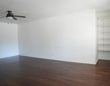 6565 Ascot Lane - Photo Thumbnail 24