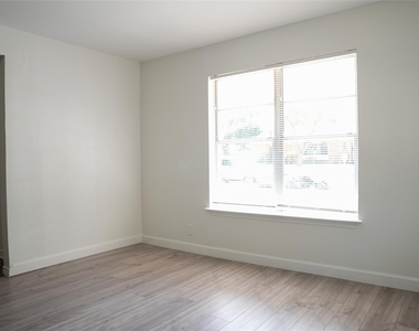 6565 Ascot Lane - Photo Thumbnail 27