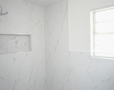 6565 Ascot Lane - Photo Thumbnail 15