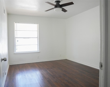6565 Ascot Lane - Photo Thumbnail 21