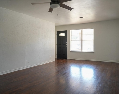 6565 Ascot Lane - Photo Thumbnail 7