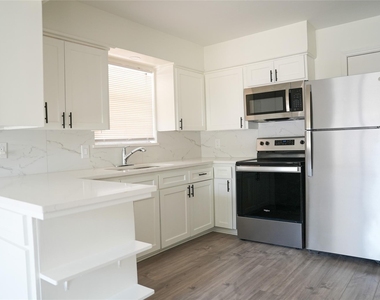 6565 Ascot Lane - Photo Thumbnail 10