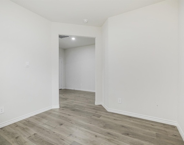 9812 Autumn Leaves Lane - Photo Thumbnail 7