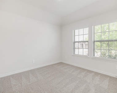 9812 Autumn Leaves Lane - Photo Thumbnail 4
