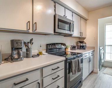 121 Myers Drive - Photo Thumbnail 7