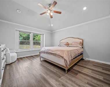 2433 56th Street - Photo Thumbnail 18
