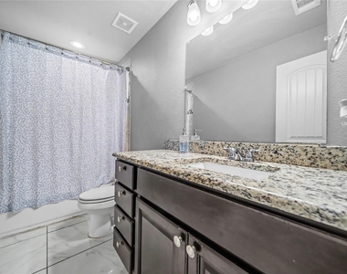 2433 56th Street - Photo Thumbnail 24