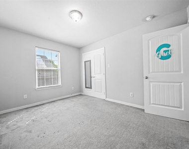2433 56th Street - Photo Thumbnail 20