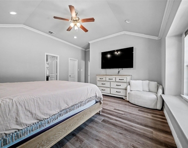 2433 56th Street - Photo Thumbnail 17