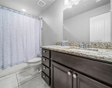 2433 56th Street - Photo Thumbnail 21