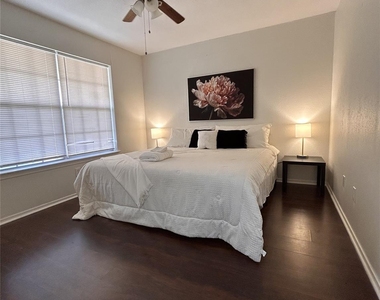 202 N Graves Street - Photo Thumbnail 8