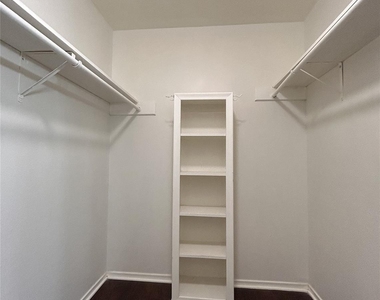 202 N Graves Street - Photo Thumbnail 7
