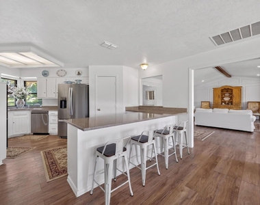 12 Meadowlake Drive - Photo Thumbnail 19