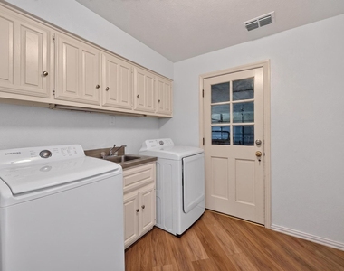 12 Meadowlake Drive - Photo Thumbnail 23