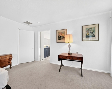12 Meadowlake Drive - Photo Thumbnail 13