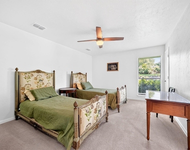 12 Meadowlake Drive - Photo Thumbnail 9