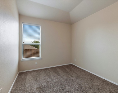 355 Armstrong Lane - Photo Thumbnail 8