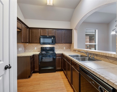355 Armstrong Lane - Photo Thumbnail 4