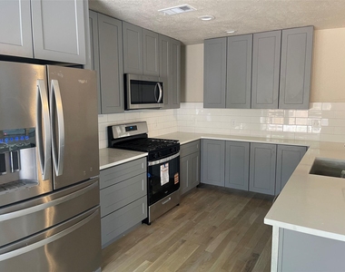3040 Airhaven Street - Photo Thumbnail 5