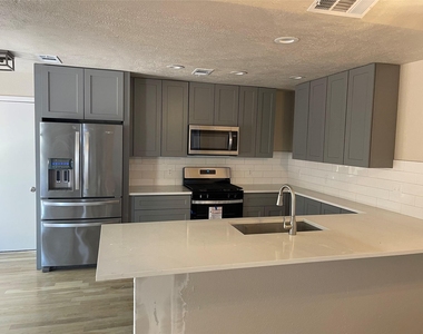 3040 Airhaven Street - Photo Thumbnail 6