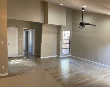 3040 Airhaven Street - Photo Thumbnail 7