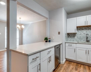 4317 Hartford Street - Photo Thumbnail 13