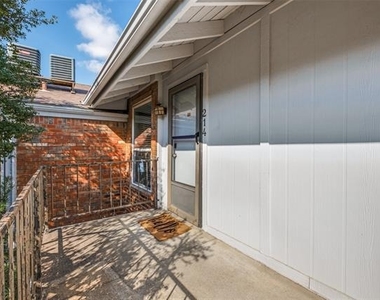 4317 Hartford Street - Photo Thumbnail 20
