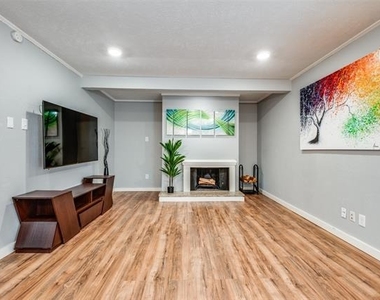 4317 Hartford Street - Photo Thumbnail 6