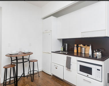 West 91st Street - Photo Thumbnail 2