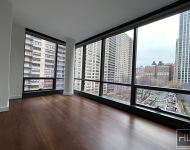 West 67th Street - Photo Thumbnail 2