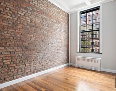 East 11th Street - Photo Thumbnail 3
