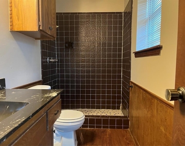 10329 Exter Avenue - Photo Thumbnail 7