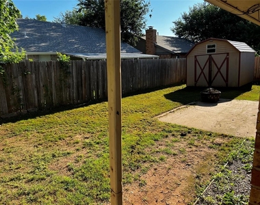 10329 Exter Avenue - Photo Thumbnail 8