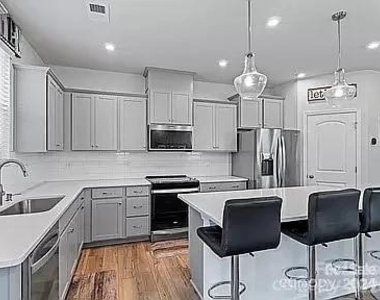 1230 Bigelow Street - Photo Thumbnail 5
