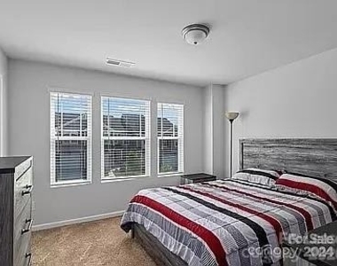 1230 Bigelow Street - Photo Thumbnail 15