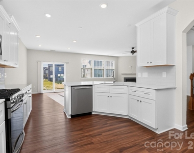 13622 Pontchatrain Avenue - Photo Thumbnail 7