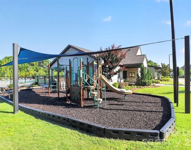 13622 Pontchatrain Avenue - Photo Thumbnail 39