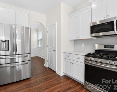 13622 Pontchatrain Avenue - Photo Thumbnail 9