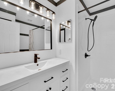 18755 Vineyard Point Lane - Photo Thumbnail 26