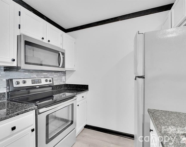 18755 Vineyard Point Lane - Photo Thumbnail 15