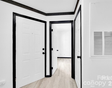 18755 Vineyard Point Lane - Photo Thumbnail 38