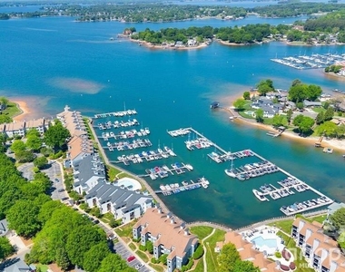18755 Vineyard Point Lane - Photo Thumbnail 5
