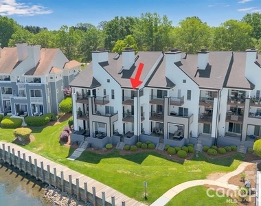 18755 Vineyard Point Lane - Photo Thumbnail 9