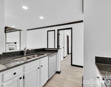 18755 Vineyard Point Lane - Photo Thumbnail 14