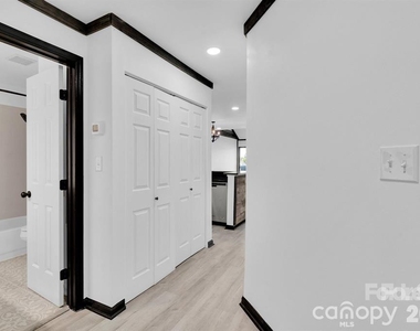 18755 Vineyard Point Lane - Photo Thumbnail 37