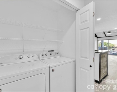 18755 Vineyard Point Lane - Photo Thumbnail 32
