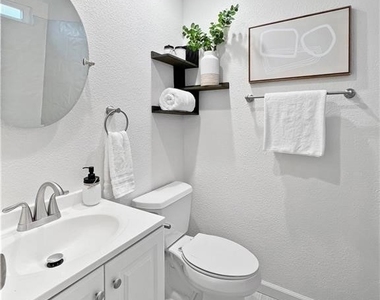 913 Durango Ct. - Photo Thumbnail 6