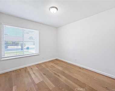 913 Durango Ct. - Photo Thumbnail 8