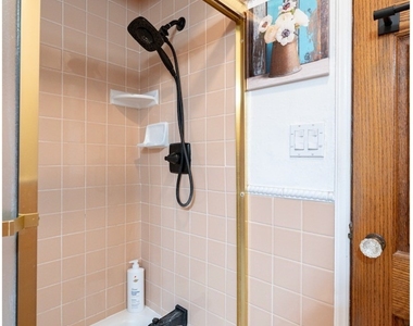 424 W 11th - Photo Thumbnail 12