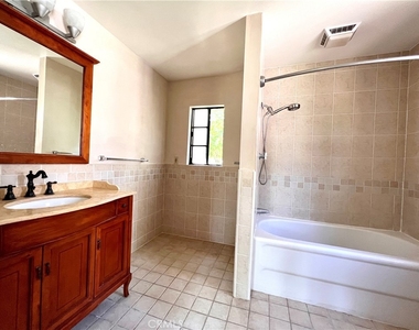 1855 Sharon - Photo Thumbnail 7